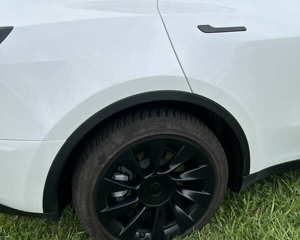 Белый Тесла Model Y, объемом двигателя 0 л и пробегом 13 тыс. км за 29500 $, фото 14 на Automoto.ua