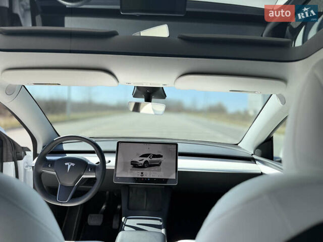 Белый Тесла Model Y, объемом двигателя 0 л и пробегом 35 тыс. км за 33000 $, фото 19 на Automoto.ua