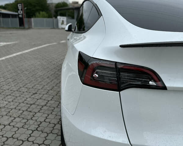 Білий Тесла Model Y, об'ємом двигуна 0 л та пробігом 49 тис. км за 32500 $, фото 15 на Automoto.ua