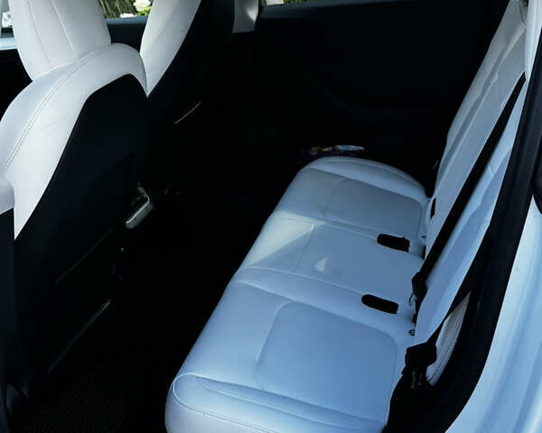 Белый Тесла Model Y, объемом двигателя 0 л и пробегом 90 тыс. км за 25499 $, фото 8 на Automoto.ua