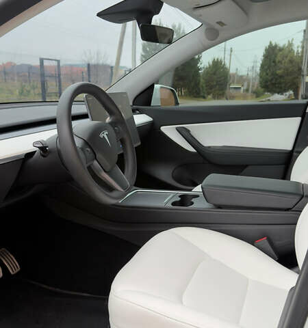 Белый Тесла Model Y, объемом двигателя 0 л и пробегом 20 тыс. км за 22500 $, фото 10 на Automoto.ua