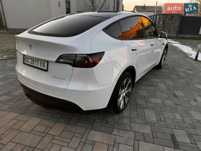 Белый Тесла Model Y, объемом двигателя 0 л и пробегом 51 тыс. км за 28500 $, фото 5 на Automoto.ua