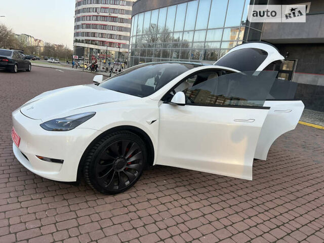 Белый Тесла Model Y, объемом двигателя 0 л и пробегом 21 тыс. км за 34999 $, фото 18 на Automoto.ua