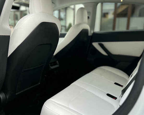 Белый Тесла Model Y, объемом двигателя 0 л и пробегом 21 тыс. км за 26200 $, фото 10 на Automoto.ua