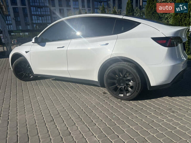 Белый Тесла Model Y, объемом двигателя 0 л и пробегом 69 тыс. км за 25900 $, фото 13 на Automoto.ua