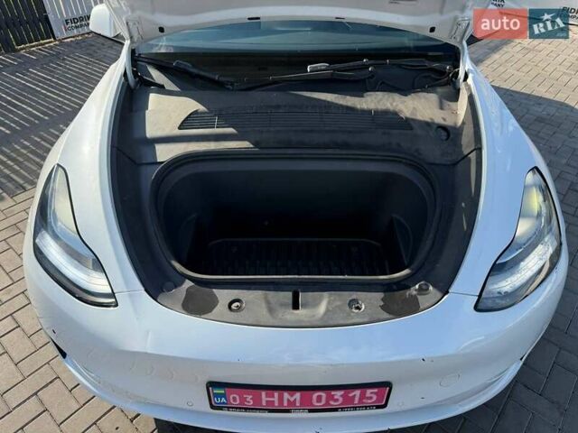 Белый Тесла Model Y, объемом двигателя 0 л и пробегом 243 тыс. км за 18500 $, фото 15 на Automoto.ua