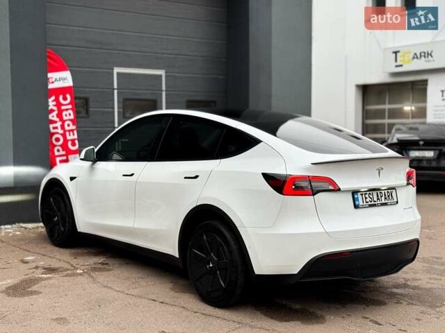 Білий Тесла Model Y, об'ємом двигуна 0 л та пробігом 60 тис. км за 28500 $, фото 7 на Automoto.ua
