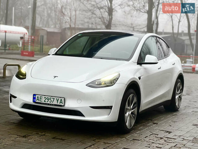 Белый Тесла Model Y, объемом двигателя 0 л и пробегом 68 тыс. км за 31599 $, фото 2 на Automoto.ua