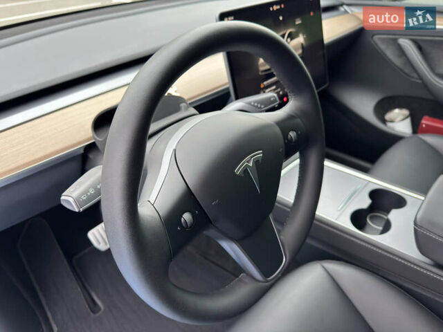 Белый Тесла Model Y, объемом двигателя 0 л и пробегом 68 тыс. км за 35000 $, фото 30 на Automoto.ua