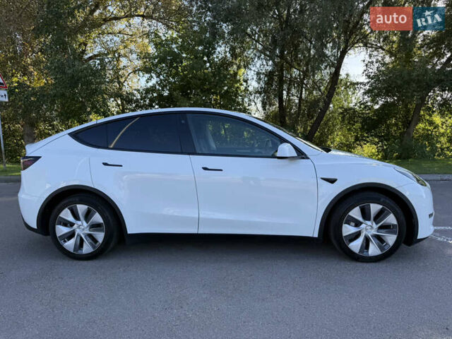 Белый Тесла Model Y, объемом двигателя 0 л и пробегом 12 тыс. км за 26500 $, фото 1 на Automoto.ua