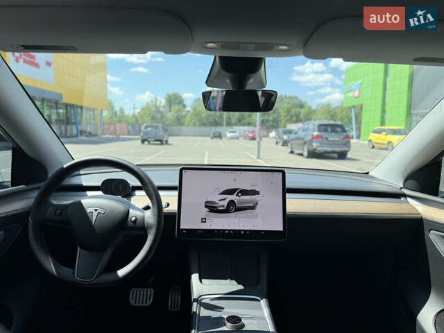 Білий Тесла Model Y, об'ємом двигуна 0 л та пробігом 90 тис. км за 31000 $, фото 6 на Automoto.ua