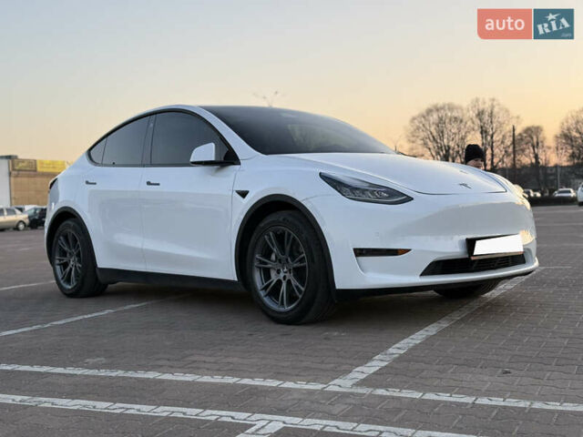 Білий Тесла Model Y, об'ємом двигуна 0 л та пробігом 58 тис. км за 24444 $, фото 2 на Automoto.ua