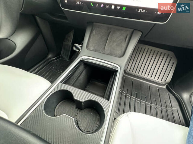 Белый Тесла Model Y, объемом двигателя 0 л и пробегом 117 тыс. км за 24999 $, фото 20 на Automoto.ua