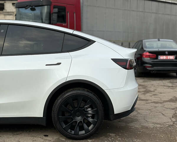 Белый Тесла Model Y, объемом двигателя 0 л и пробегом 16 тыс. км за 26500 $, фото 4 на Automoto.ua