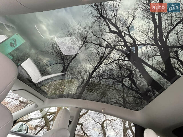 Белый Тесла Model Y, объемом двигателя 0 л и пробегом 6 тыс. км за 36900 $, фото 15 на Automoto.ua