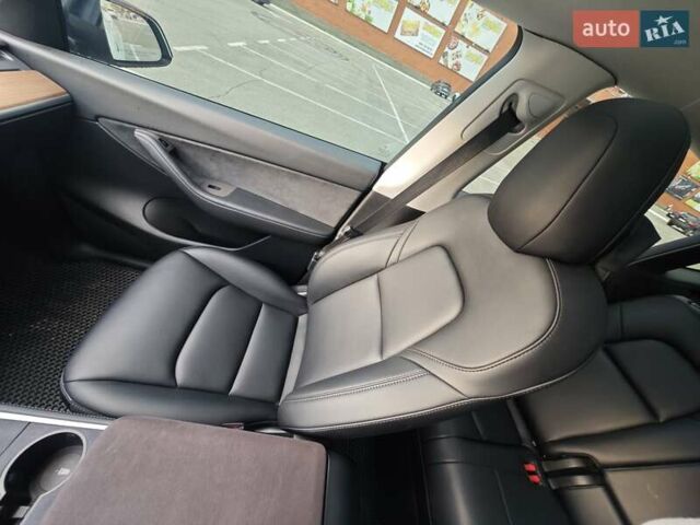 Белый Тесла Model Y, объемом двигателя 0 л и пробегом 38 тыс. км за 28000 $, фото 42 на Automoto.ua