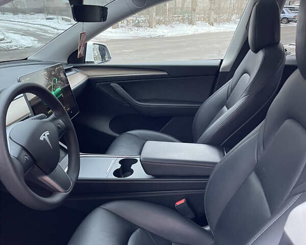 Белый Тесла Model Y, объемом двигателя 0 л и пробегом 56 тыс. км за 35000 $, фото 11 на Automoto.ua