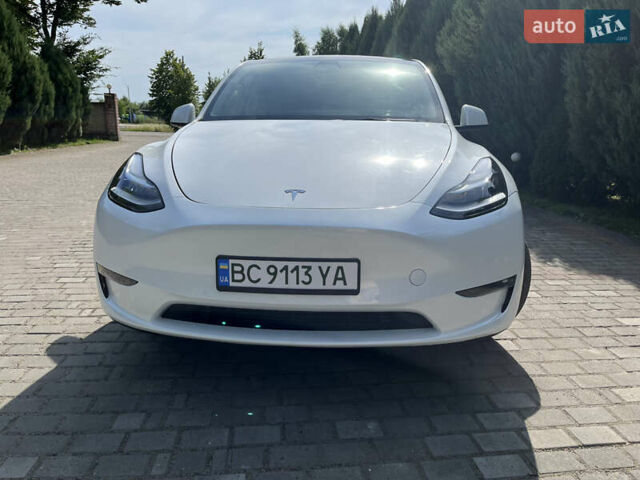 Белый Тесла Model Y, объемом двигателя 0 л и пробегом 26 тыс. км за 28300 $, фото 2 на Automoto.ua
