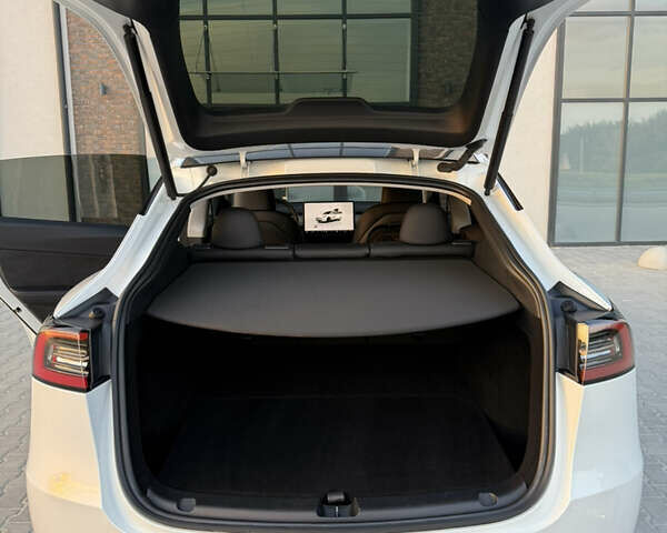 Белый Тесла Model Y, объемом двигателя 0 л и пробегом 74 тыс. км за 24800 $, фото 21 на Automoto.ua