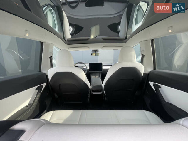 Белый Тесла Model Y, объемом двигателя 0 л и пробегом 38 тыс. км за 31000 $, фото 25 на Automoto.ua