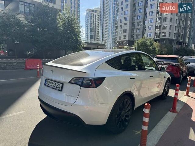 Белый Тесла Model Y, объемом двигателя 0 л и пробегом 5 тыс. км за 45600 $, фото 1 на Automoto.ua