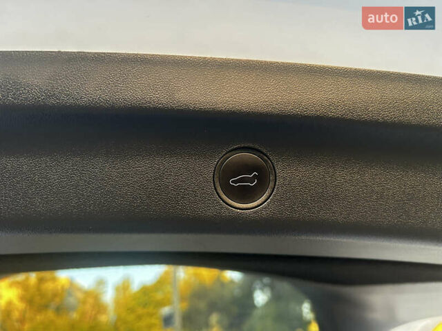 Тесла Model Y 2022 в Тернополе на Automoto.ua Белый Тесла Model Y, объемом двигателя 0 л и пробегом 52 тыс. км за 27300 $, фото 19 на Automoto.ua