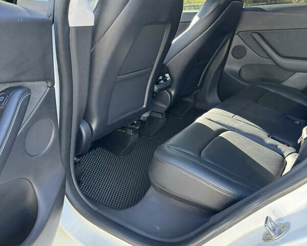 Белый Тесла Model Y, объемом двигателя 0 л и пробегом 187 тыс. км за 22999 $, фото 12 на Automoto.ua