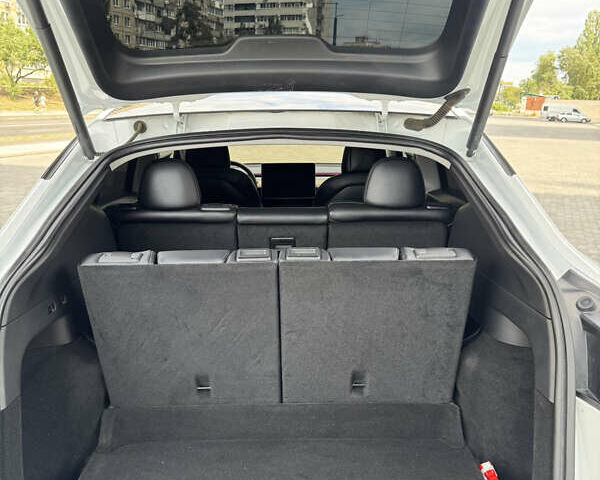 Білий Тесла Model Y, об'ємом двигуна 0 л та пробігом 80 тис. км за 26800 $, фото 11 на Automoto.ua