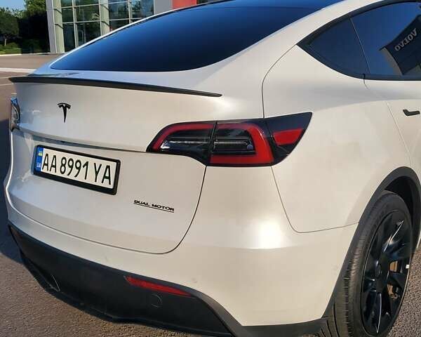 Белый Тесла Model Y, объемом двигателя 0 л и пробегом 19 тыс. км за 29999 $, фото 7 на Automoto.ua