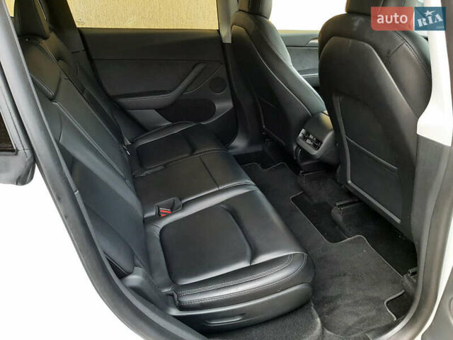 Білий Тесла Model Y, об'ємом двигуна 0 л та пробігом 27 тис. км за 28000 $, фото 8 на Automoto.ua