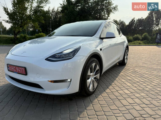 Белый Тесла Model Y, объемом двигателя 0 л и пробегом 75 тыс. км за 24900 $, фото 25 на Automoto.ua
