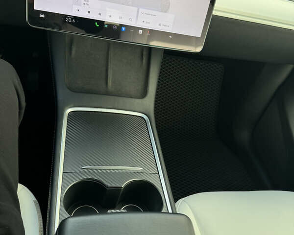 Белый Тесла Model Y, объемом двигателя 0 л и пробегом 95 тыс. км за 25500 $, фото 12 на Automoto.ua
