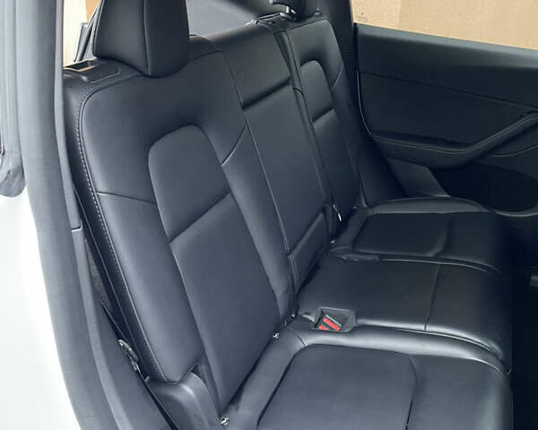 Белый Тесла Model Y, объемом двигателя 0 л и пробегом 56 тыс. км за 35000 $, фото 9 на Automoto.ua