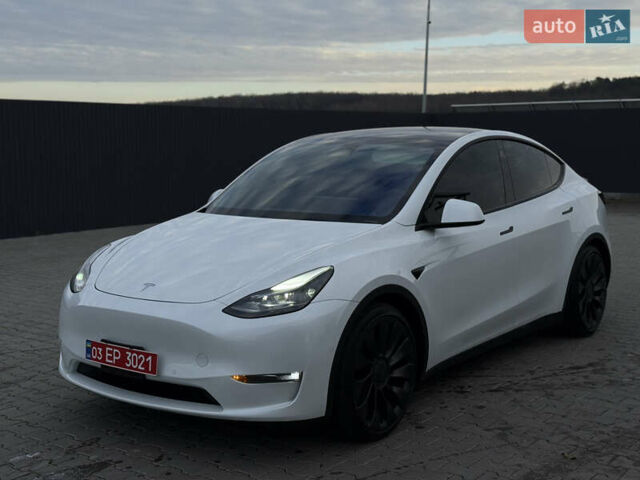 Белый Тесла Model Y, объемом двигателя 0 л и пробегом 59 тыс. км за 28950 $, фото 1 на Automoto.ua