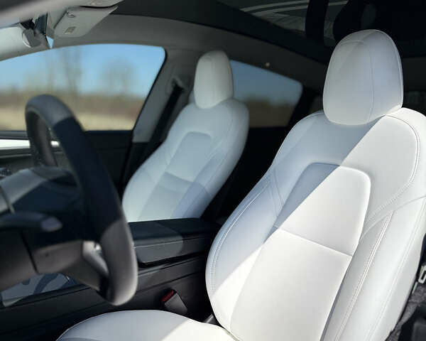 Белый Тесла Model Y, объемом двигателя 0 л и пробегом 35 тыс. км за 33000 $, фото 21 на Automoto.ua
