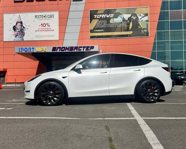 Белый Тесла Model Y, объемом двигателя 0 л и пробегом 44 тыс. км за 43500 $, фото 4 на Automoto.ua