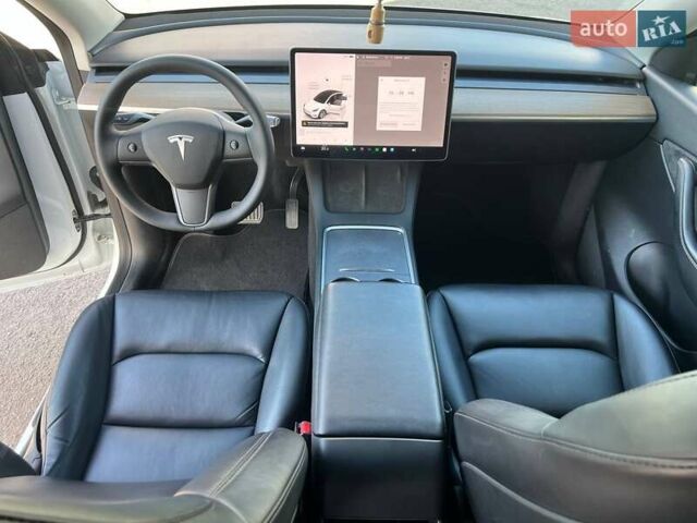Белый Тесла Model Y, объемом двигателя 0 л и пробегом 31 тыс. км за 24999 $, фото 16 на Automoto.ua