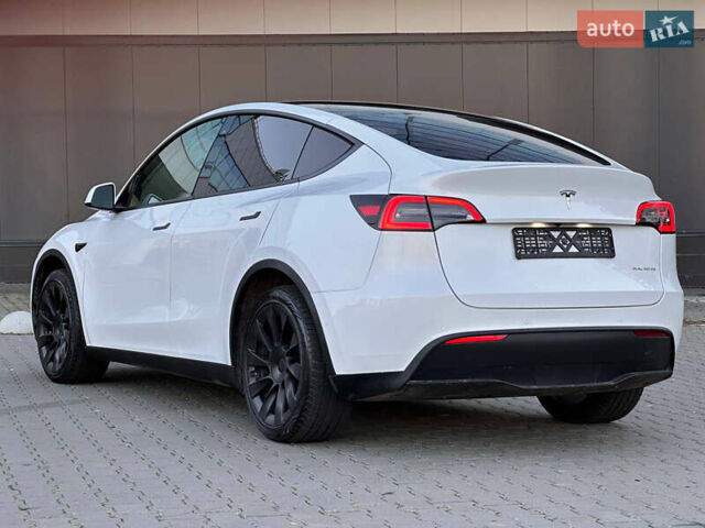 Белый Тесла Model Y, объемом двигателя 0 л и пробегом 47 тыс. км за 24900 $, фото 7 на Automoto.ua