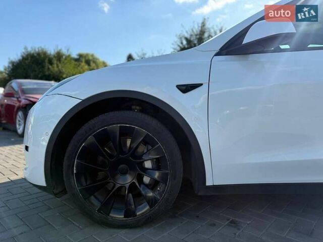 Белый Тесла Model Y, объемом двигателя 0 л и пробегом 243 тыс. км за 18500 $, фото 2 на Automoto.ua