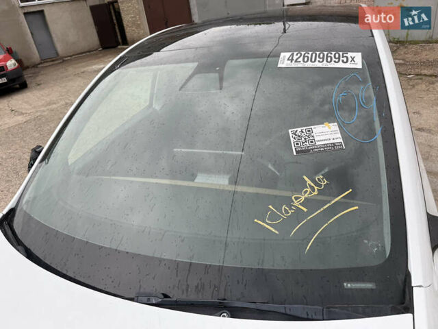 Белый Тесла Model Y, объемом двигателя 0 л и пробегом 36 тыс. км за 15500 $, фото 31 на Automoto.ua