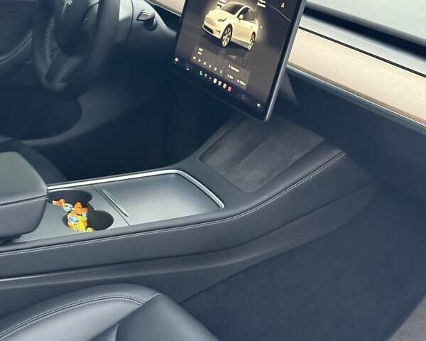 Белый Тесла Model Y, объемом двигателя 0 л и пробегом 51 тыс. км за 38300 $, фото 12 на Automoto.ua