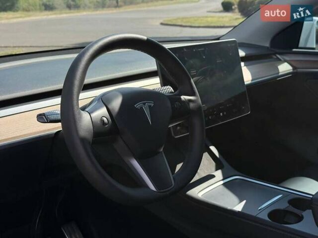 Білий Тесла Model Y, об'ємом двигуна 0 л та пробігом 56 тис. км за 26000 $, фото 34 на Automoto.ua