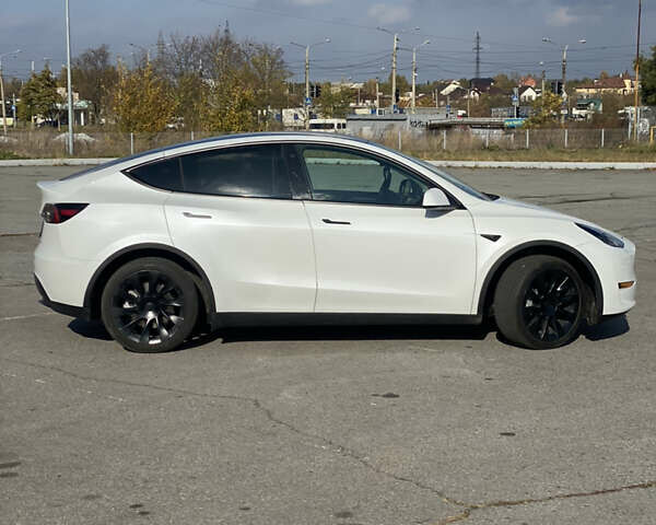 Белый Тесла Model Y, объемом двигателя 0 л и пробегом 2 тыс. км за 35000 $, фото 8 на Automoto.ua