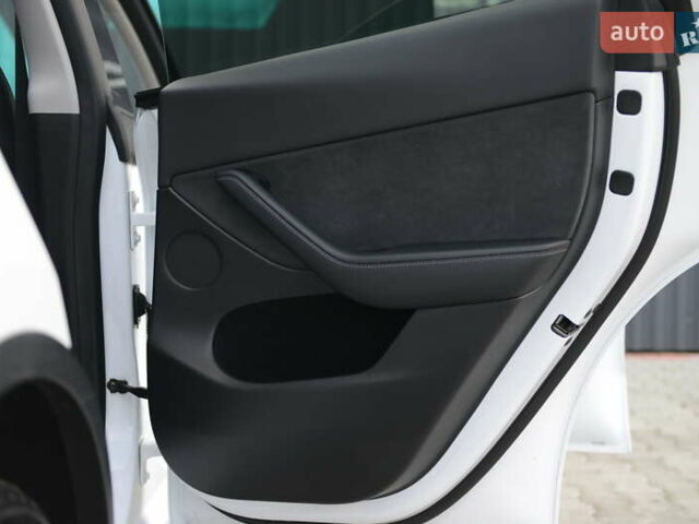 Тесла Model Y 2022 у Мукачеве на Automoto.ua Білий Тесла Model Y, об'ємом двигуна 0 л та пробігом 17 тис. км за 46500 $, фото 28 на Automoto.ua