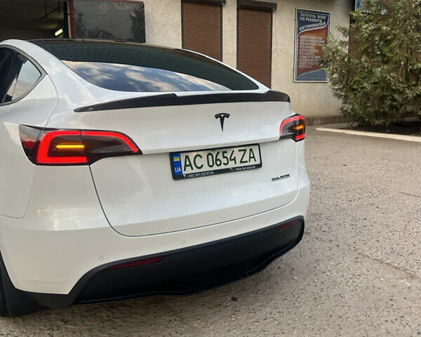 Белый Тесла Model Y, объемом двигателя 0 л и пробегом 55 тыс. км за 29900 $, фото 2 на Automoto.ua