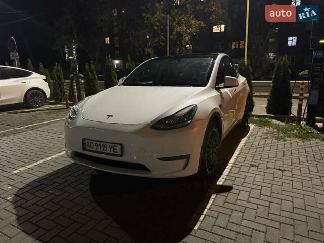 Белый Тесла Model Y, объемом двигателя 0 л и пробегом 53 тыс. км за 30000 $, фото 1 на Automoto.ua
