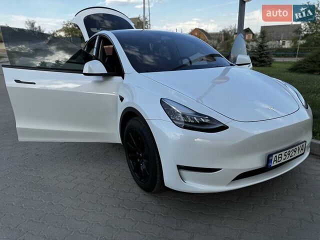 Белый Тесла Model Y, объемом двигателя 0 л и пробегом 59 тыс. км за 28800 $, фото 41 на Automoto.ua