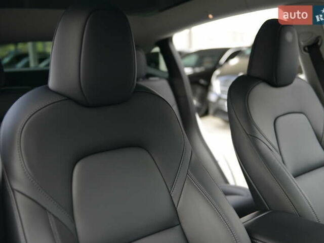 Тесла Model Y 2022 у Мукачеве на Automoto.ua Білий Тесла Model Y, об'ємом двигуна 0 л та пробігом 17 тис. км за 46500 $, фото 33 на Automoto.ua