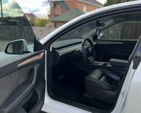 Тесла Model Y 2022 у Калиновке на Automoto.ua Білий Тесла Model Y, об'ємом двигуна 0 л та пробігом 50 тис. км за 24700 $, фото 15 на Automoto.ua