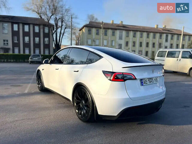 Белый Тесла Model Y, объемом двигателя 0 л и пробегом 62 тыс. км за 28000 $, фото 4 на Automoto.ua